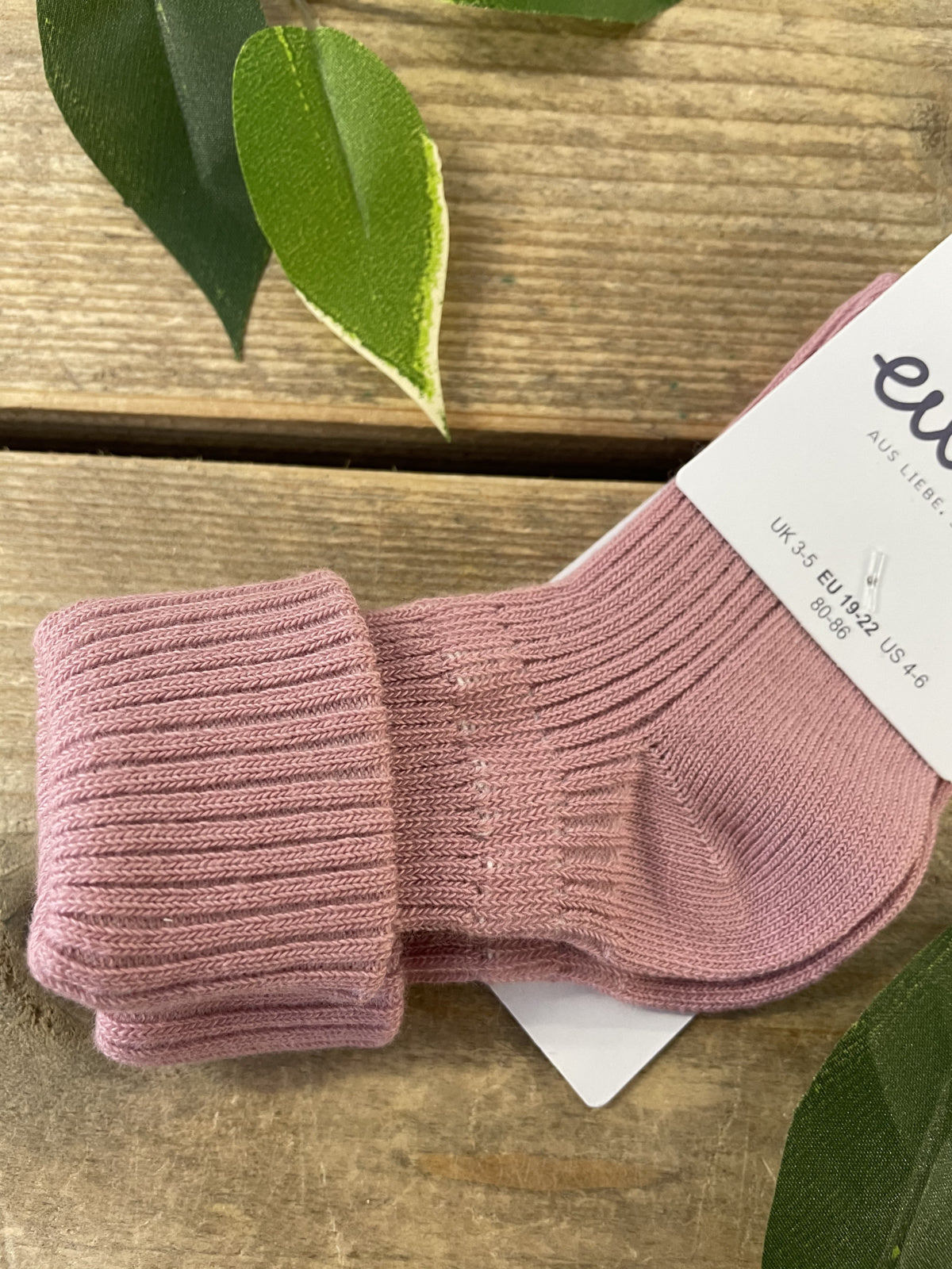 Kousen met Rib en Omslag Hell Wildrose Ewers