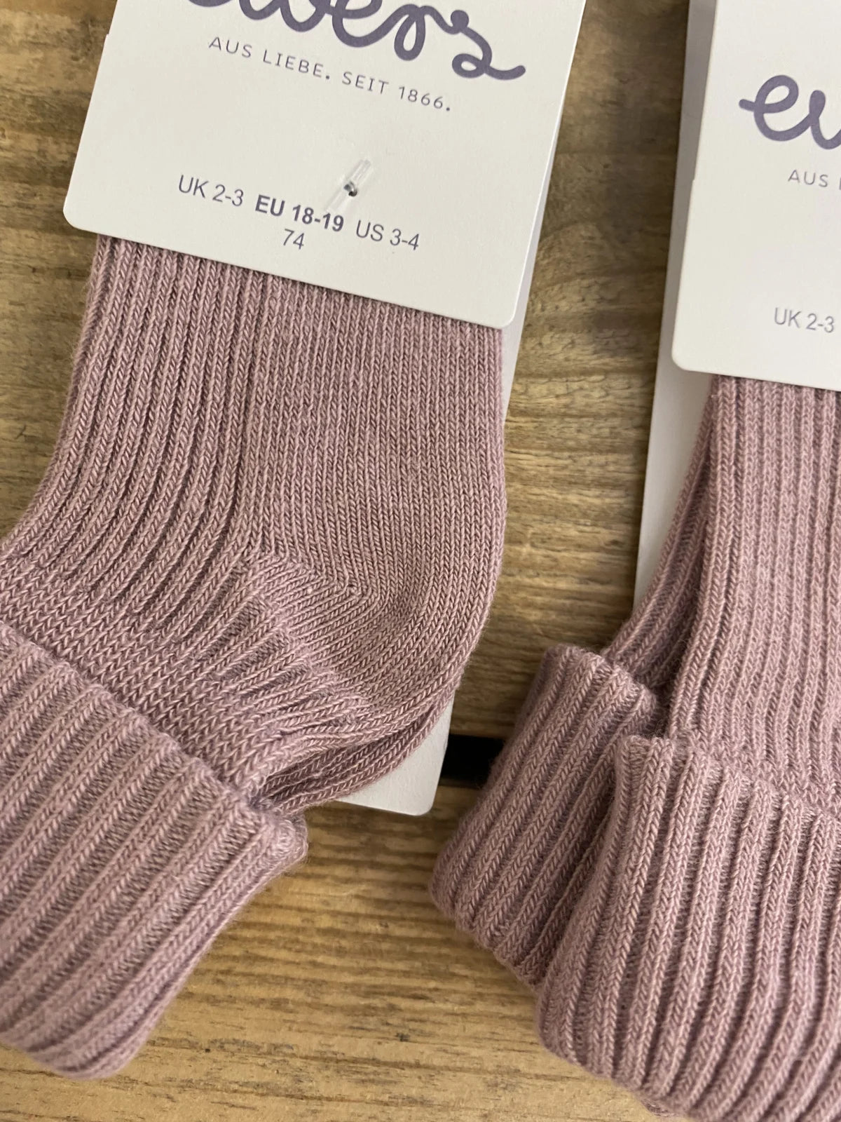 Kousen met Rib en Omslag Dusty Mauve Ewers