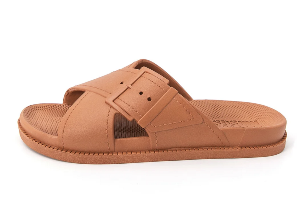 X Toffee Slipper Freedom Moses