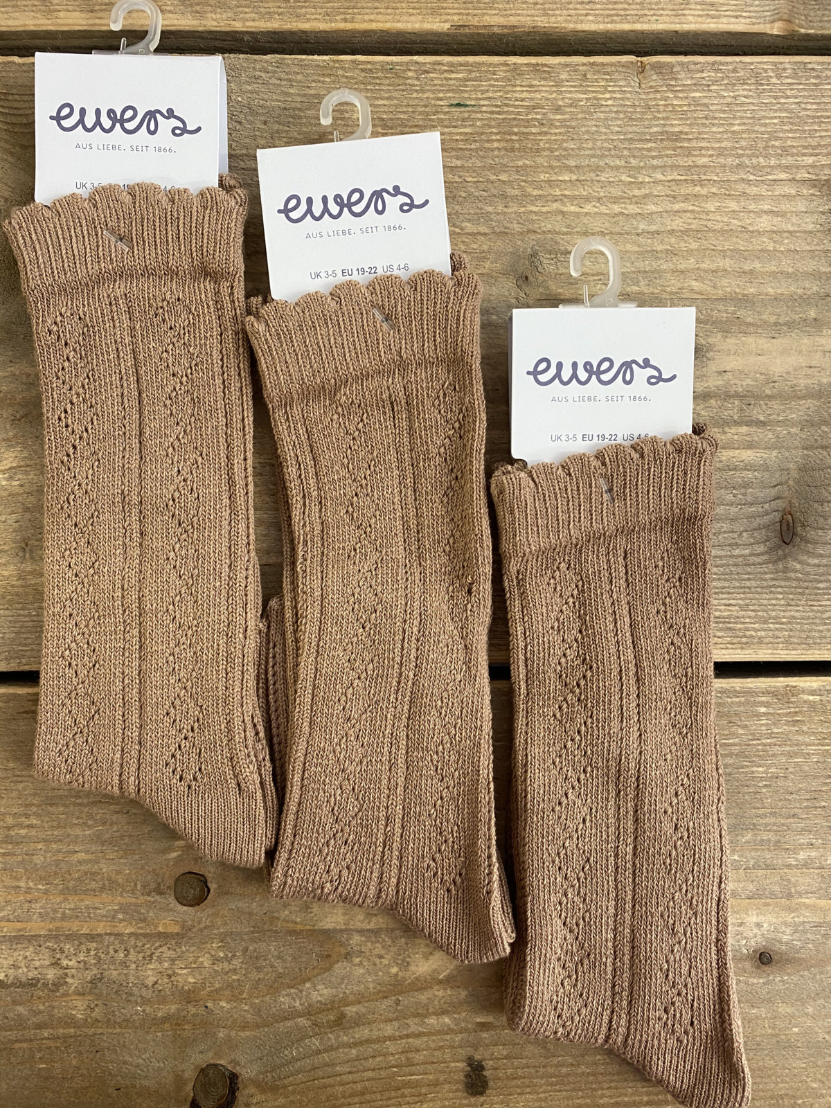 Kniekousen Crochet Lace Camel Ewers